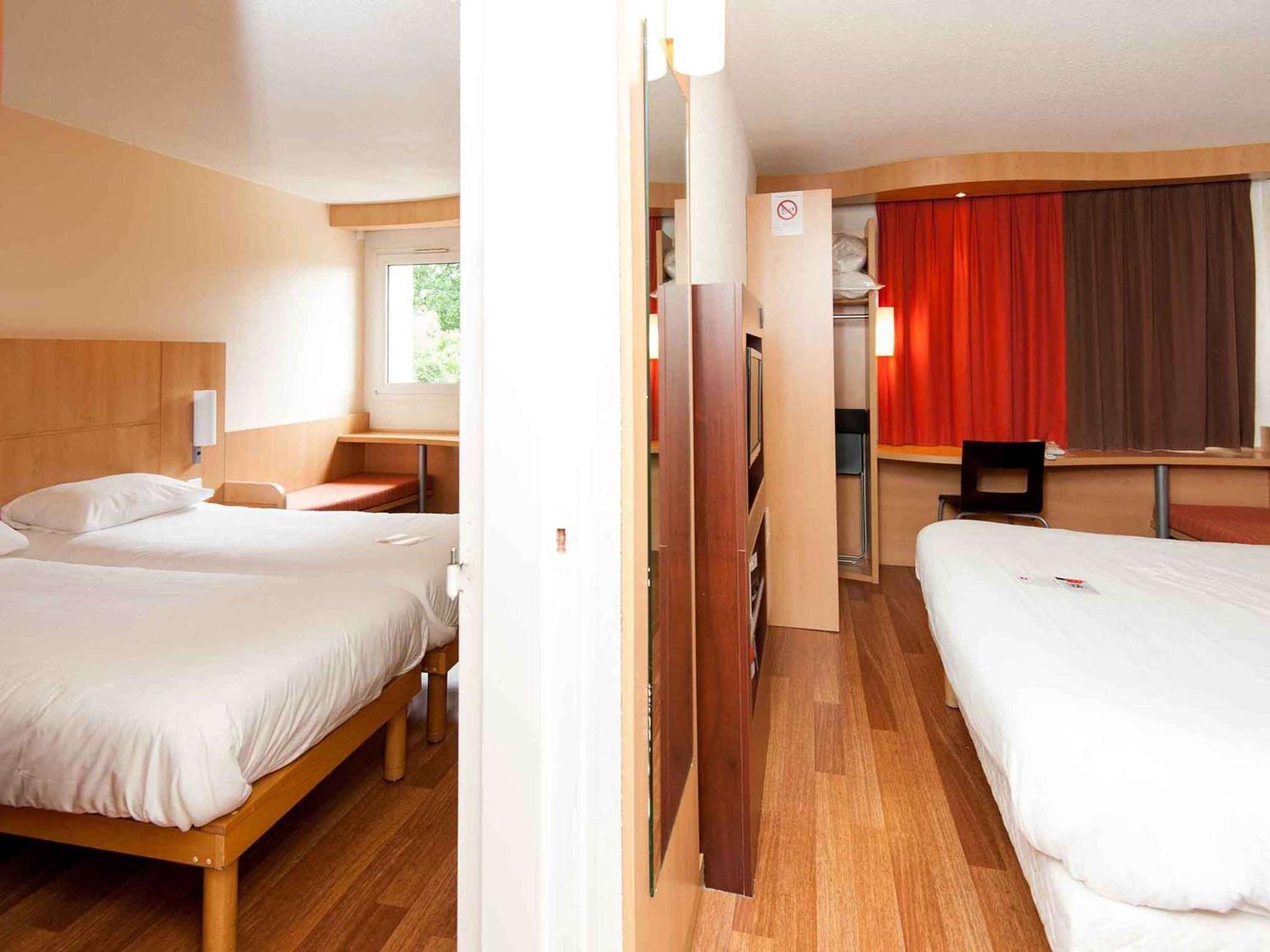 Ibis Avallon Magny  Exterior photo